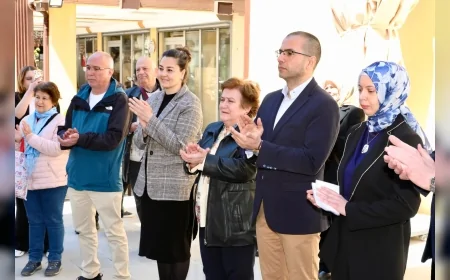 ODUNPAZARI’NDA MAVİ ARAYIŞ ÇİNİ SERGİSİ SANATSEVERLERLE BULUŞTU GELENEKSEL VE MODERN ANLATIM BİR ARADA YOĞUN İLGİ GÖRDÜ