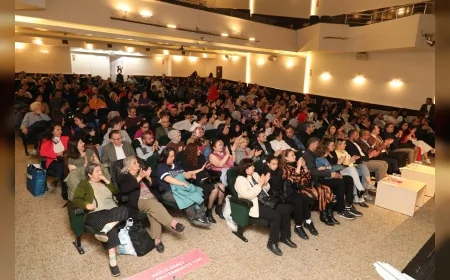 ODUNPAZARI’NDA 23 NİSAN COŞKUSU ÇOKSESLİ ÇOCUK KOROSU KONSERİYLE SAHNEYE TAŞINDI