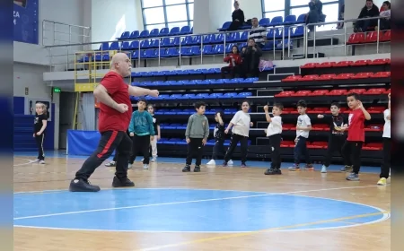 MALTEPE BELEDİYESİ ÇOCUK VE GENÇLER İÇİN ÜCRETSİZ SPOR KURSLARINI SÜRDÜRÜYOR