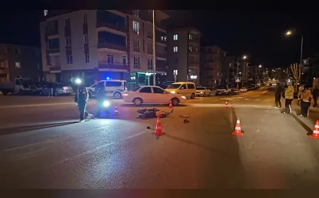 Çorum’da otomobil ile çarpışan motosiklet sürücüsü ağır yaralı olarak hastaneye kaldırıldı