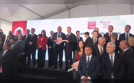 Türkiye Belediyeler Birliği 94 belediyeye 95 hizmet aracı teslim etti Fethiye Belediyesi filosuna su arazözü eklendi