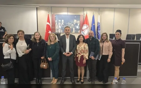 Karşıyaka Belediye Başkanı Yıldız Ünsal: “Bilimin ışığında güvenli yapılaşmayı birlikte inşa edeceğiz”