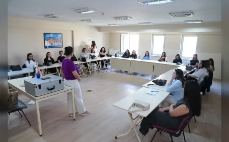 TEPEBAŞI BELEDİYESİ GENÇLERE YÖNELİK KADIN SAĞLIĞI VE BULAŞICI HASTALIKLAR EĞİTİMİ DÜZENLEDİ