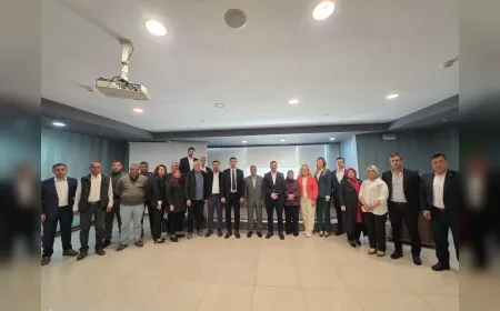 AK Parti Balıkesir İl Başkanı Mehmet Aydemir Altıeylül’de muhtarlarla istişare toplantısı yaptı