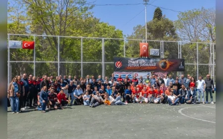 İzmir Büyükşehir Belediyesi İtfaiyesi Şehitler Anısına Düzenlenen Futbol Turnuvası Finalle Tamamlandı