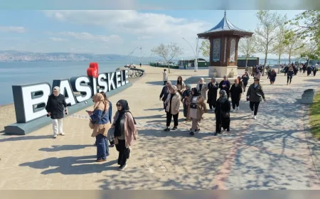 Başiskele Belediyesi Kadın ve Aile Hizmetleri etkinliğinde kadınlar sağlıklı yaşam için sahilde buluştu