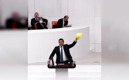 CHP Genel Başkan Yardımcısı Ulaş Karasu: “1 Mayıs emeğin sömürü düzenine karşı en berrak sınavıdır”