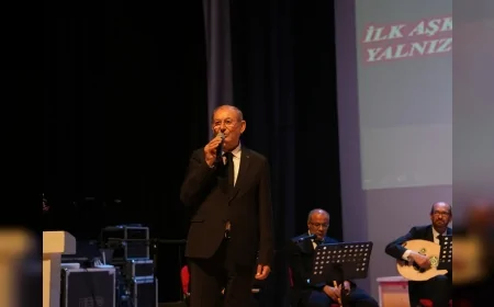 DENİZLİ BÜYÜKŞEHİR BELEDİYESİNDEN ZEKİ MÜREN İÇİN 30 YIL SONRA VEFA KONSERİ