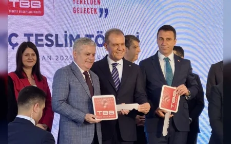 Giresun Belediyesi’ne Türkiye Belediyeler Birliği tarafından 8 milyon TL değerinde ekskavatör hibe edildi