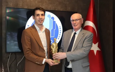 Odunpazarı Belediye Başkanı Kazım Kurt ESGİAD ziyaretinde genç girişimcilerle buluştu