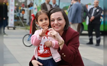 Karabağlar Belediye Başkanı Helil Kınay: “Çocuklarımızın gülümsemesi her güne yayılmalı”