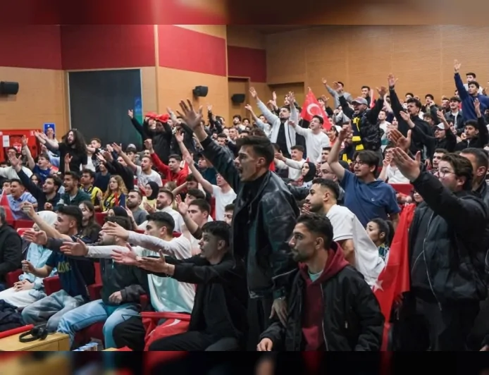 Çorum Hitit Üniversitesi MYO Kampüsünde Milli Takım Heyecanı Öğrencileri Tek Yürek Yaptı
