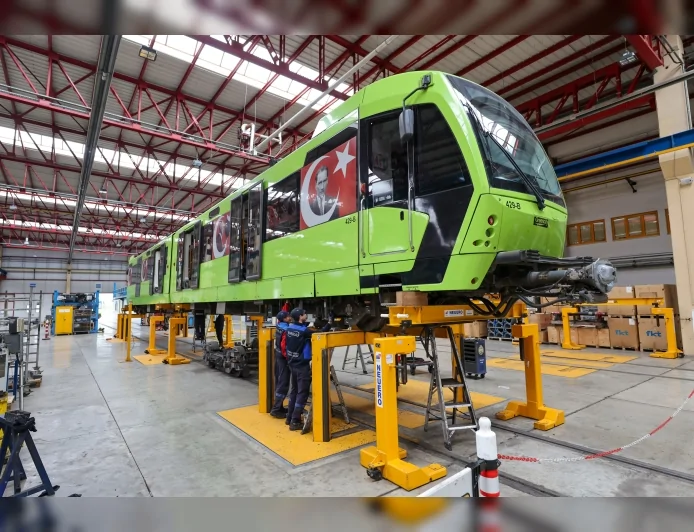 BURSA BÜYÜKŞEHİR BELEDİYESİ METRO ARAÇLARINDA BAKIM SEFERBERLİĞİNİ KESİNTİSİZ SÜRDÜRÜYOR
