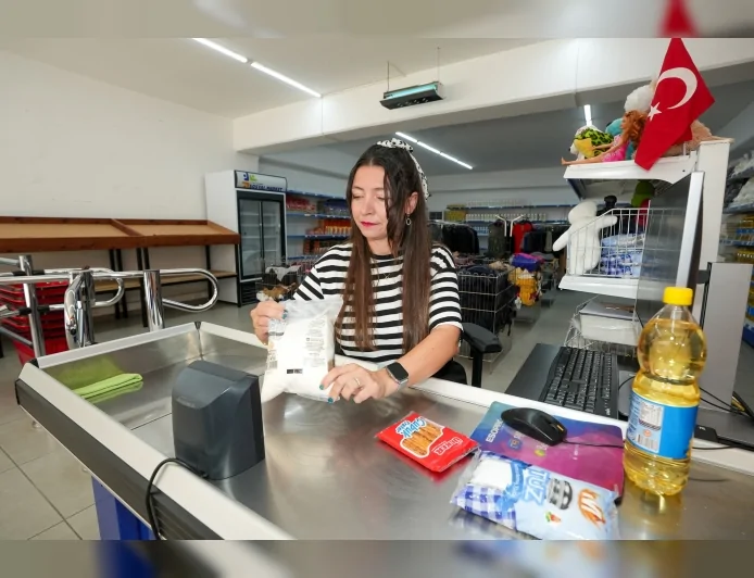 Gaziemir Belediye Başkanı Ünal Işık:''Sosyal Market İle 322 Aileye Düzenli Destek Sağlıyoruz''