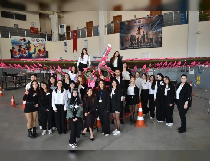 EGE ÜNİVERSİTESİ ÖĞR. GÖR. ÖZDE YILMAZ ŞENOL: “İZMİR DÜNYANIN KADINLARA EN DUYARLI HAVACILIK ŞEHRİ SEÇİLDİ