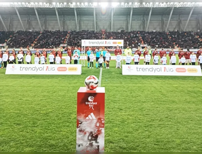 Çorum’da Otizm Farkındalığı İçin Anlamlı Seremoni Özel Öğrenciler Sahada Alkışlandı