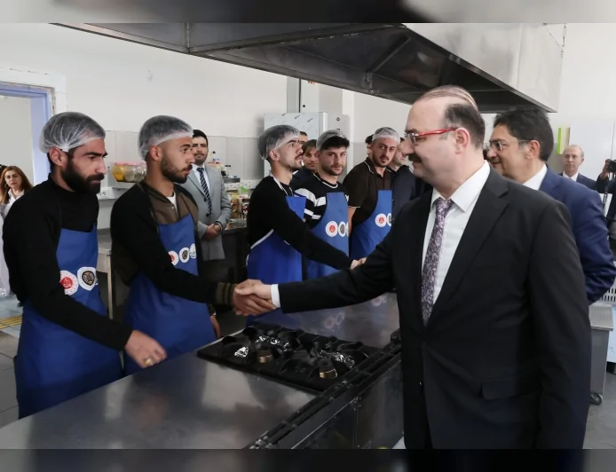 Atatürk Üniversitesi ve Paydaş Kurumlar Denetimli Serbestlik Kapsamındaki Bireylere Gastronomi Eğitimi Başlattı