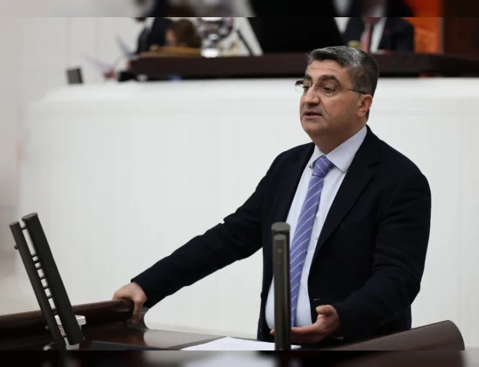 DEVA Partisi Genel Başkan Yardımcısı Mehmet Emin Ekmen: “Avukatlık Mesleği İçin Adil Düzenleme Şart”