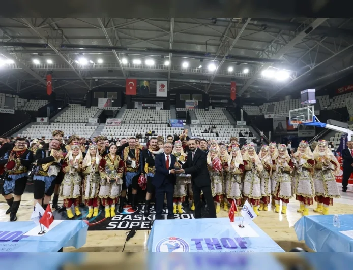 MANİSA’DA HALK OYUNLARI YARIŞMASINA BÜYÜKŞEHİR BELEDİYESPOR DAMGASINI VURDU