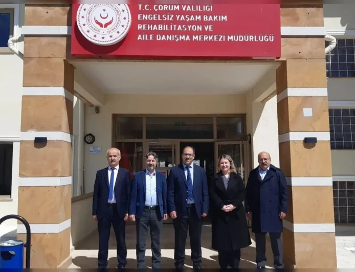 Çorum Aile ve Sosyal Hizmetler İl Müdürü Şahit Aydın Engelsiz Yaşam Merkezi’nde İncelemelerde Bulundu