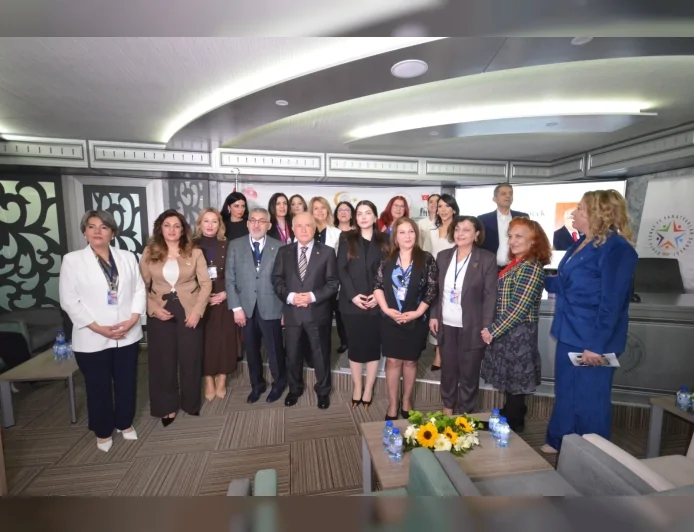 Dünya Esnaf ve Sanatkarlar Derneği Başkanı Fehmi Çalmuk: “Ahiyiz Aileyiz buluşmasıyla yeni bir yol haritası için işaret fişeği yaktık”