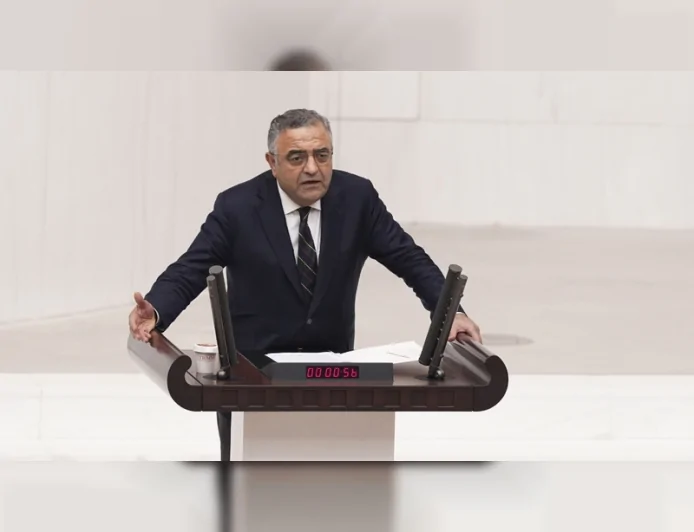 CHP Genel Başkan Yardımcısı Av. Dr. Sezgin Tanrıkulu polislerin çalışma koşulları ve intihar vakalarını Meclis gündemine taşıdı