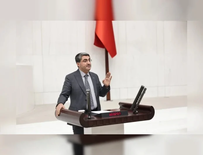 DEVA Partisi Genel Başkan Yardımcısı Mehmet Emin Ekmen: “Adıyaman’a destek siyaset üstü olmalıdır”