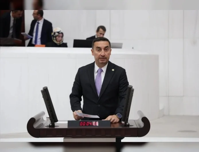 İYİ PARTİ İSTANBUL MİLLETVEKİLİ BURAK AKBURAK: “EKONOMİ KÖTÜ YÖNETİLDİ, SEÇİM VE YENİ YÖNETİM ŞART”