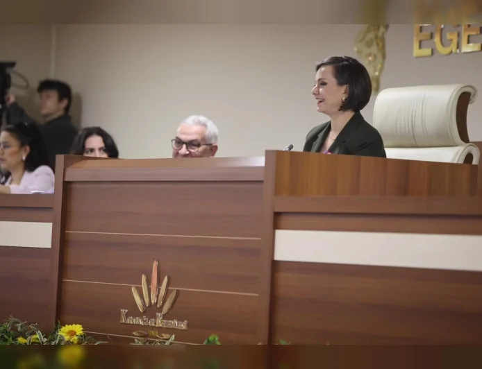 Karabağlar Belediye Başkanı Helil Kınay: “Öncelikli sorumluluğumuz Karabağlar halkınadır”