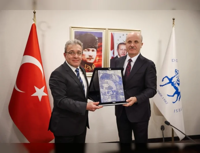 YÖK Başkanı Prof. Dr. Erol Özvar İzmir’de Ege Bölgesi Rektörleriyle Bir Araya Geldi Üniversite-Sanayi İş Birliği Masaya Yatırıldı