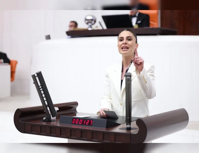 CHP Muğla Milletvekili Av. Gizem Özcan: “Bir şirket kazanacak diye bir halk kaybetsin istiyorsunuz”