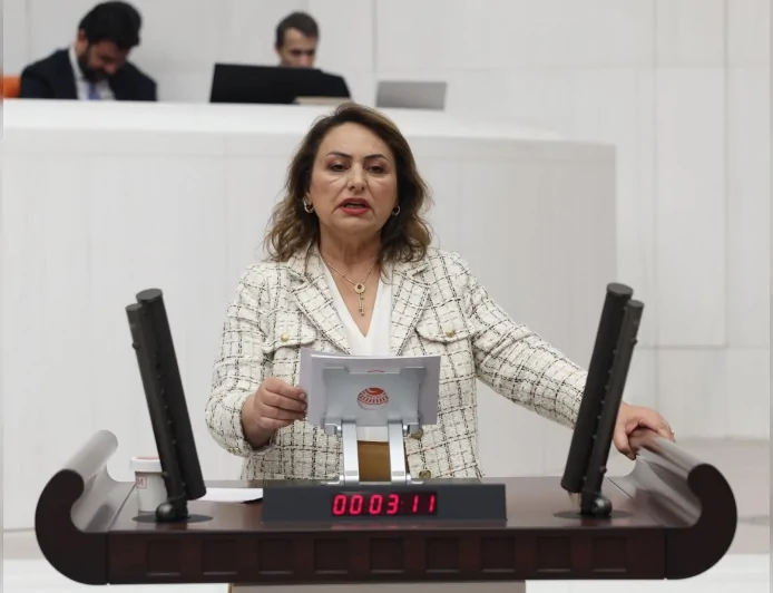 CHP Adana Milletvekili Dr. Müzeyyen Şevkin: “Kadın ve çocuk cinayetlerinde bir nesli kaybediyoruz”