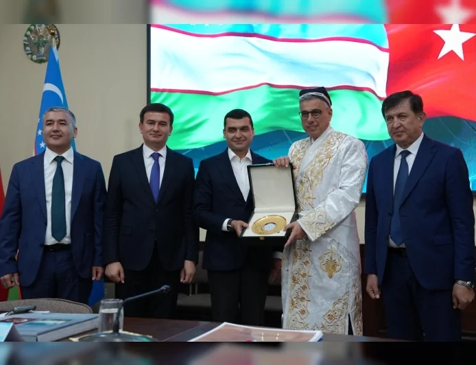 SAĞLIK BAKANI PROF. DR. KEMAL MEMİŞOĞLU ÖZBEKİSTAN BUHARA TIP MERKEZİ ZİYARETİNDE SAĞLIKTA İŞ BİRLİĞİ MESAJI VERDİ