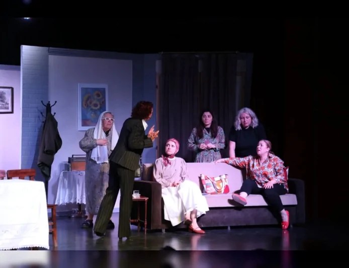 İnegöl Belediyesi Şehir Tiyatrosu’nun “Kadın Sığınağı” Oyunu Sezonu Kapalı Gişe Finalle Tamamladı