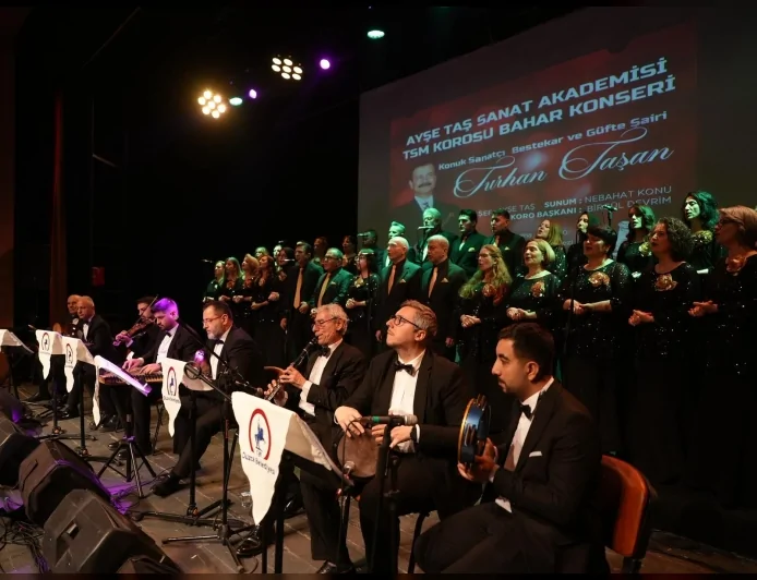 Düzce Belediyesi TSM Korosu Bahar Konseri sanatseverlerden yoğun ilgi gördü