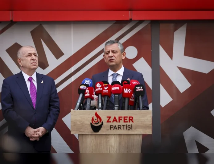 CHP Lideri Özgür Özel: “Anayasa’nın 78. Maddesini Açsınlar ve Neden Konduğunu Anlasınlar”