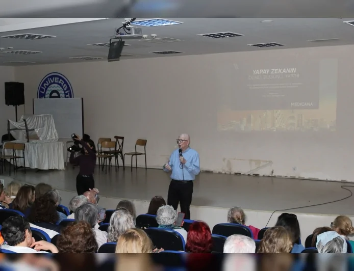 EGE ÜNİVERSİTESİ 3. YAŞ ÜNİVERSİTESİNDE YAPAY ZEKÂ VE İNSAN İLİŞKİSİ ELE ALINDI