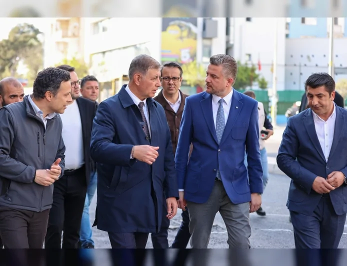 İzmir Büyükşehir Belediye Başkanı Dr. Cemil Tugay: “Buca’nın çehresi değişecek, yol sorunları çözülüyor”
