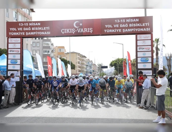 ALANYA’DA ÜNİLİG BİSİKLET TÜRKİYE ŞAMPİYONASI 16 ÜNİVERSİTEDEN SPORCULARIN KATILIMIYLA BAŞLADI