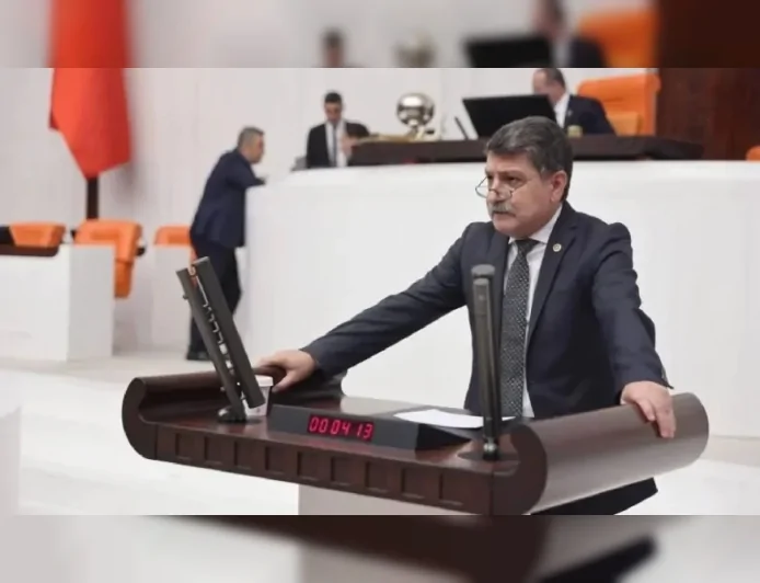 TBMM Sağlık Komisyonu Üyesi CHP’li Prof. Dr. Mühip Kanko: “Hekimlerin ve sağlık çalışanlarının hakkı emeklilikte gasp ediliyor”