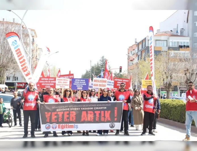 Çorum’da Eğitim Sendikaları Şiddete Karşı Yürüdü Ankara İçin Yola Çıkma Kararı Alındı