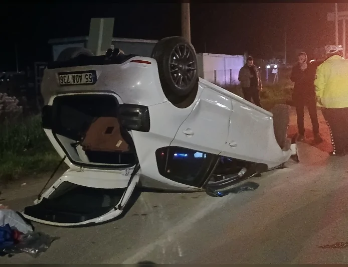 Çorum’da kontrolden çıkan otomobil devrildi karşı şeride geçen araçta 3 kişi yaralandı