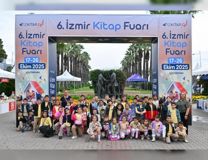 İzmir Kültürpark’ta İZKİTAP kapılarını açıyor, 10 gün sürecek büyük edebiyat buluşması başlıyor