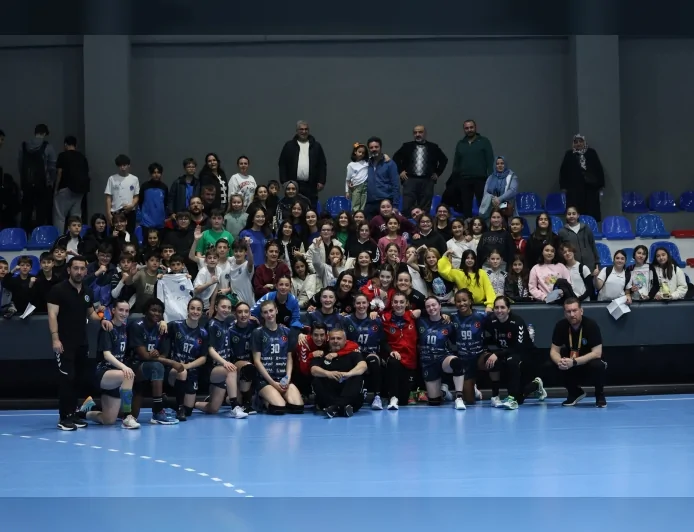 Bursa Büyükşehir Belediyespor Üsküdar Belediyespor’u mağlup ederek liderliğini sürdürdü