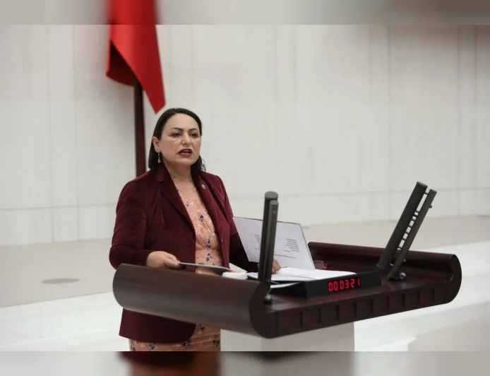 CHP Adana Milletvekili Dr. Müzeyyen Şevkin: “Okullarda Can Güvenliği Kalmadı, Bakan Derhal İstifa Etmeli”