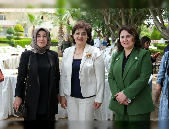 Adana’da Koruyucu Aile Farkındalık Toplantısına Süreyya Yavuz katıldı