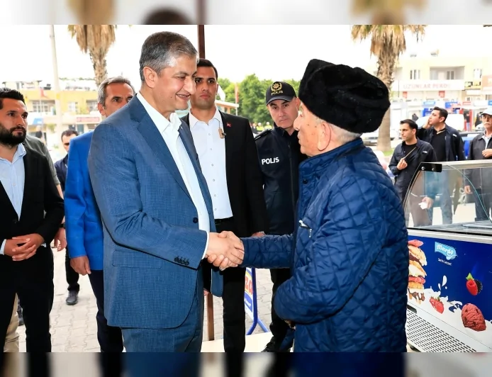 ADANA VALİSİ MUSTAFA YAVUZ KOZAN BULVARI’NDA ESNAF VE VATANDAŞLARLA BİR ARAYA GELDİ