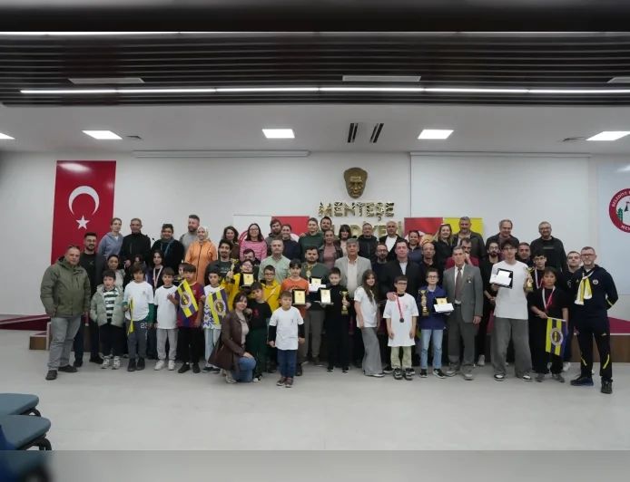 Menteşe’de 23 Nisan Satranç Turnuvası 112 Sporcunun Katılımıyla Tamamlandı