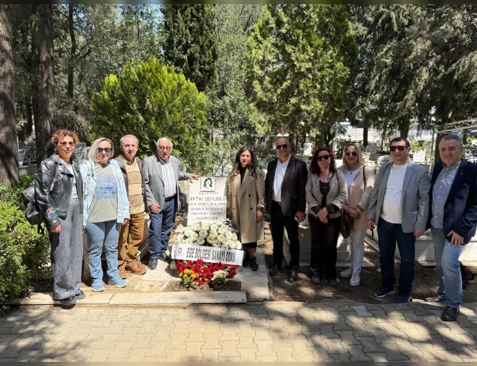 Ekonomi Muhabirleri Derneği İzmir Şubesi “Bir Ömür Ekonomi Yazanlar” ile meslektaşlarını andı