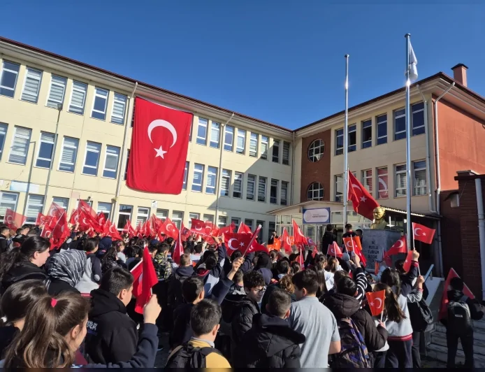 Eğitim-Bir-Sen Kastamonu Şube Başkanı Orhan Sancaktaroğlu: “Okullar umut ve heyecanla kapılarını açtı”